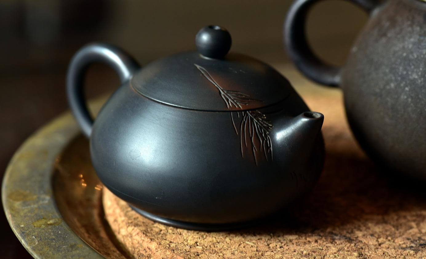 TCM Kräutertherapie chinesische Teekanne für die Zubereitung von TCM Heilkräutern